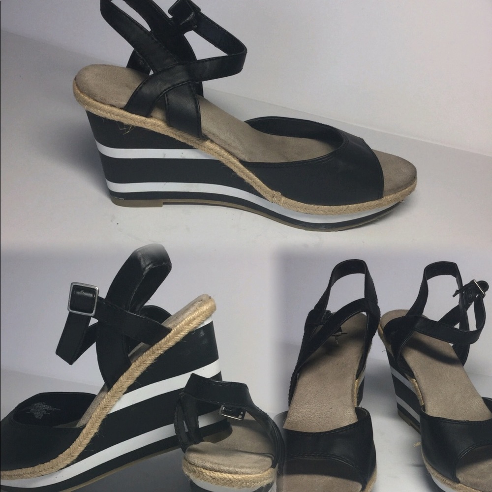 Old Navy Black & White striped Platform Sandals,